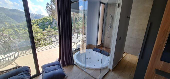 Hanging Villa with Jacuzzi – Ajaltoun, Keserwan