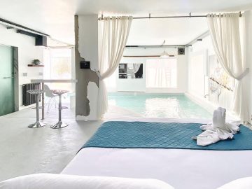 Luxurious In Bedroom Pool Suite – Baakline