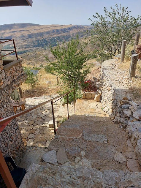 Yasmine Chalet with Private Jacuzzi – Barouk