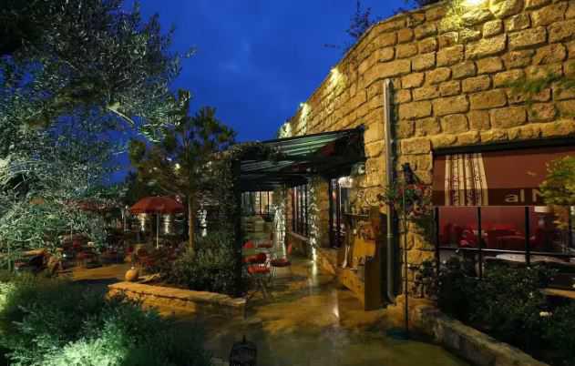 Al Mandaloun Cafe