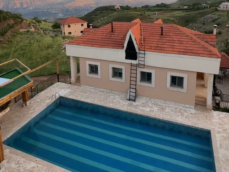 Resort with Private Pool – Laqlouq, Jbeil