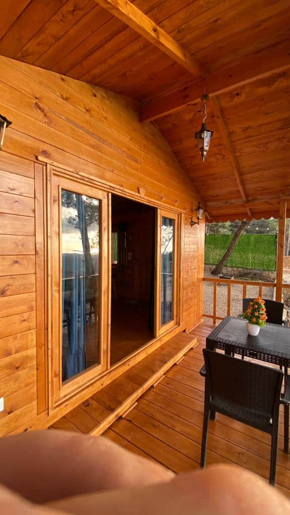 Blue Jay Wooden Cabin – Mazboud, el Chouf