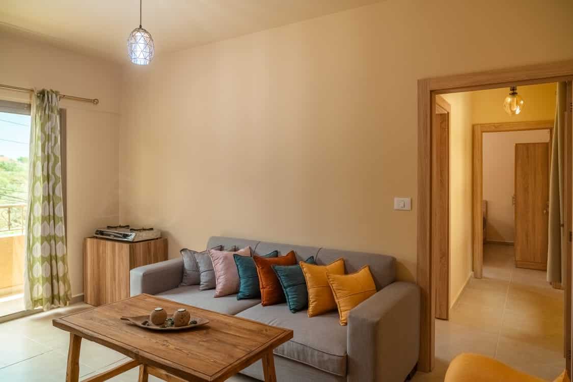 Sunset Apartment – Entrance of Batroun