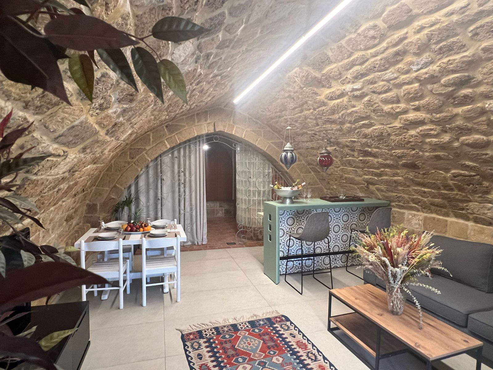 CADMUS in an Authentic Guesthouse – Byblos