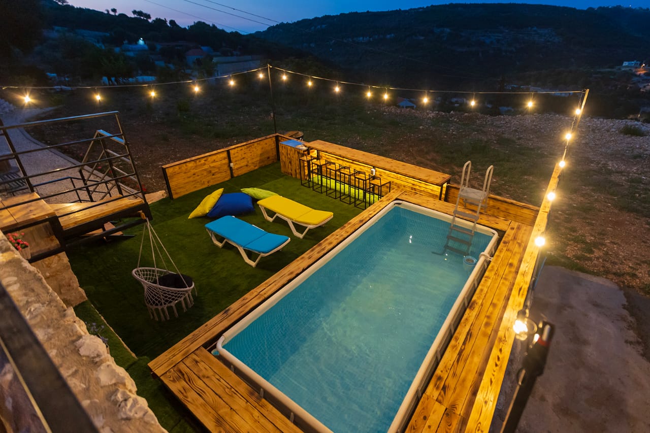 Wooden Chalet with Pool – Chabtine, Batroun