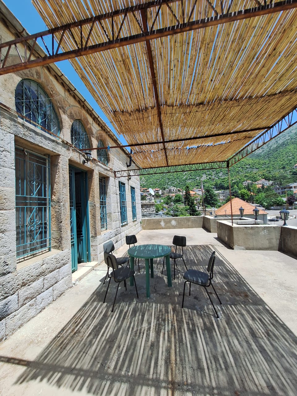 Orchid Room in a Guesthouse – Maasser el Chouf