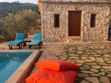 Stone Chalet with Private Pool – Chabtine, Batroun