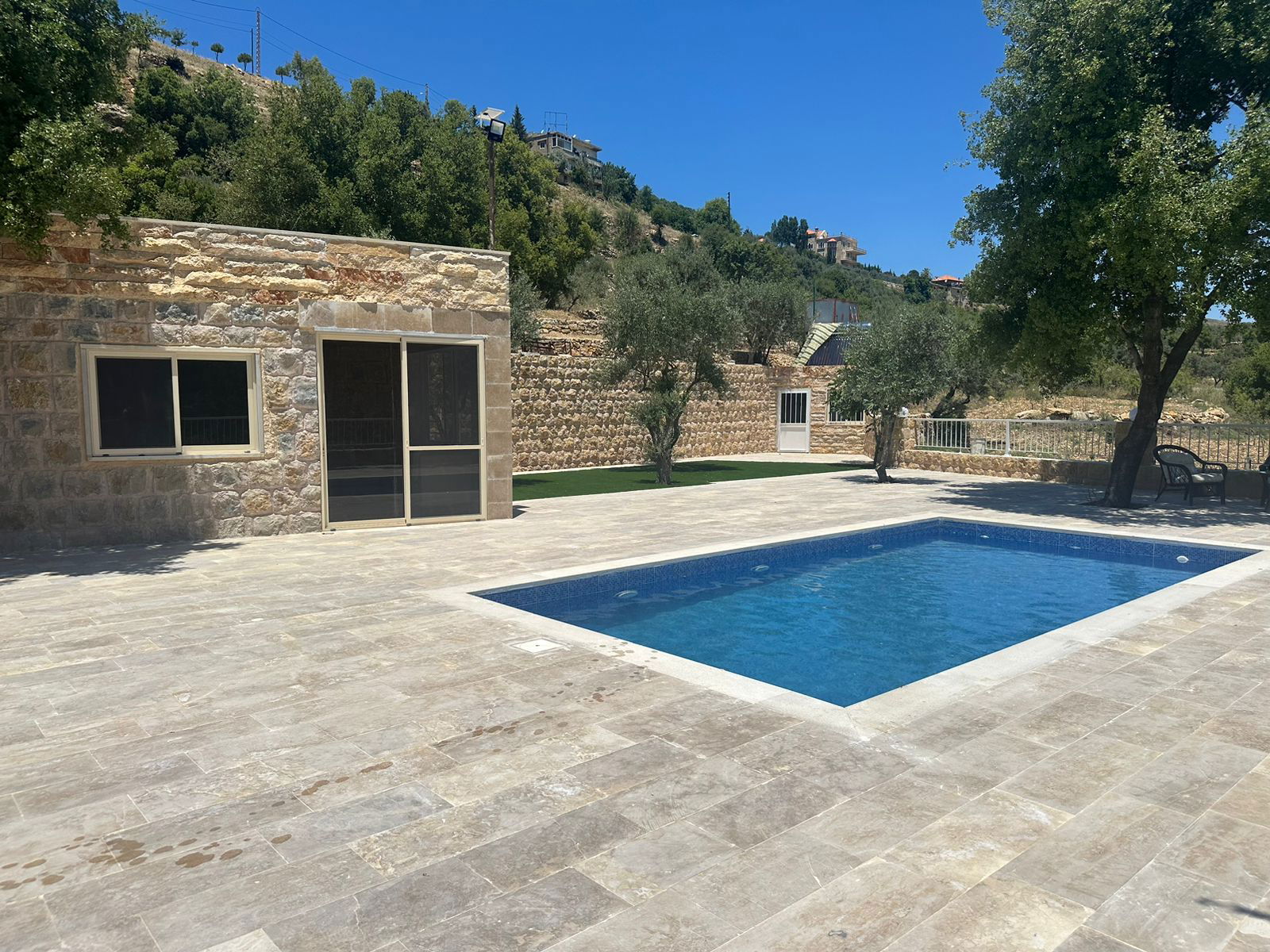 Chalet Haven with Private Pool – Mazraat al Chouf