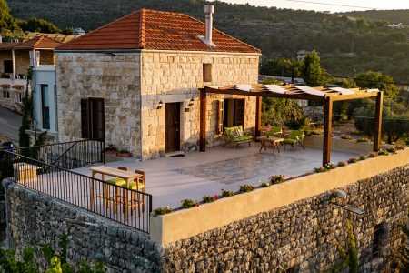 Authentic Guesthouse – Chabtine, Batroun